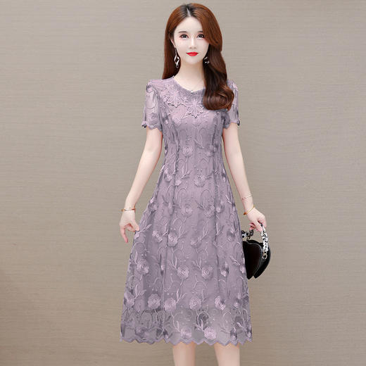 YWE WP18758减龄显白蕾丝刺绣中长款 连衣裙 商品图1