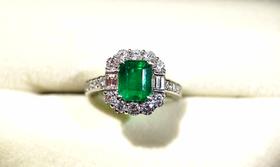 1.91克拉豪镶木佐绿极微油祖母绿戒指