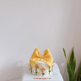 黄色花花蝴蝶结蛋糕-低糖处理无添加