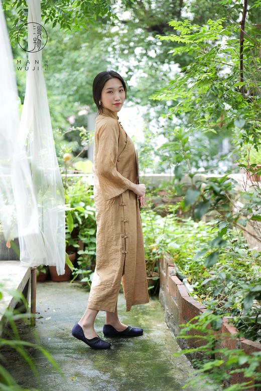 丝棉香槟色盘香扣旗袍 商品图3