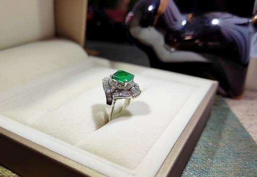 1.80克拉豪镶木佐绿极微油祖母绿戒指 商品图2