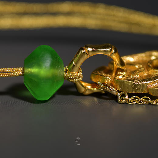 项链 | 古绿琉璃雕花牌卷草纹项链 商品图1