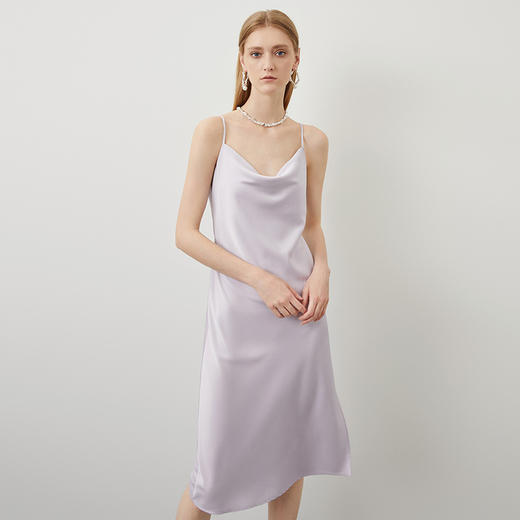 EITIE爱特爱秋季新款气质性感荡领吊带开叉缎面紫色连衣裙C2207032 商品图1