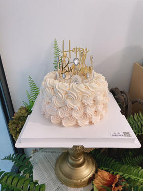 皇冠蛋糕，做自己的女王，此款奶油比较多，奶油爱好者福利