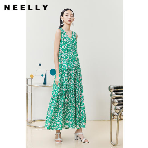 NEELLY纳俪商场同款气质V领碎花连衣裙女无袖度假风长裙收腰A字裙 商品图1