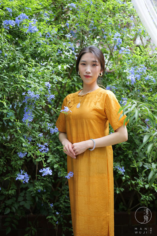 丝棉插肩袖圆领旗袍 商品图3