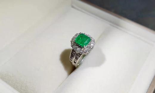 2.01克拉豪镶vividgreen极微油祖母绿戒指 商品图5