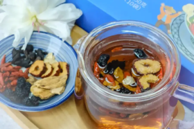 夏日饮花茶，生津解渴，滋养身心