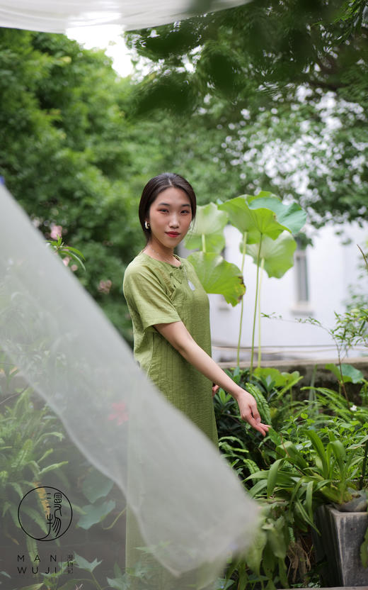 丝棉插肩袖圆领旗袍 商品图6