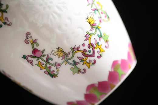 富玉  粉彩玲珑中式花瓶 蝙蝠寿桃 居家装饰摆件 商品图2