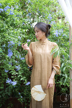 丝棉香槟色盘香扣旗袍