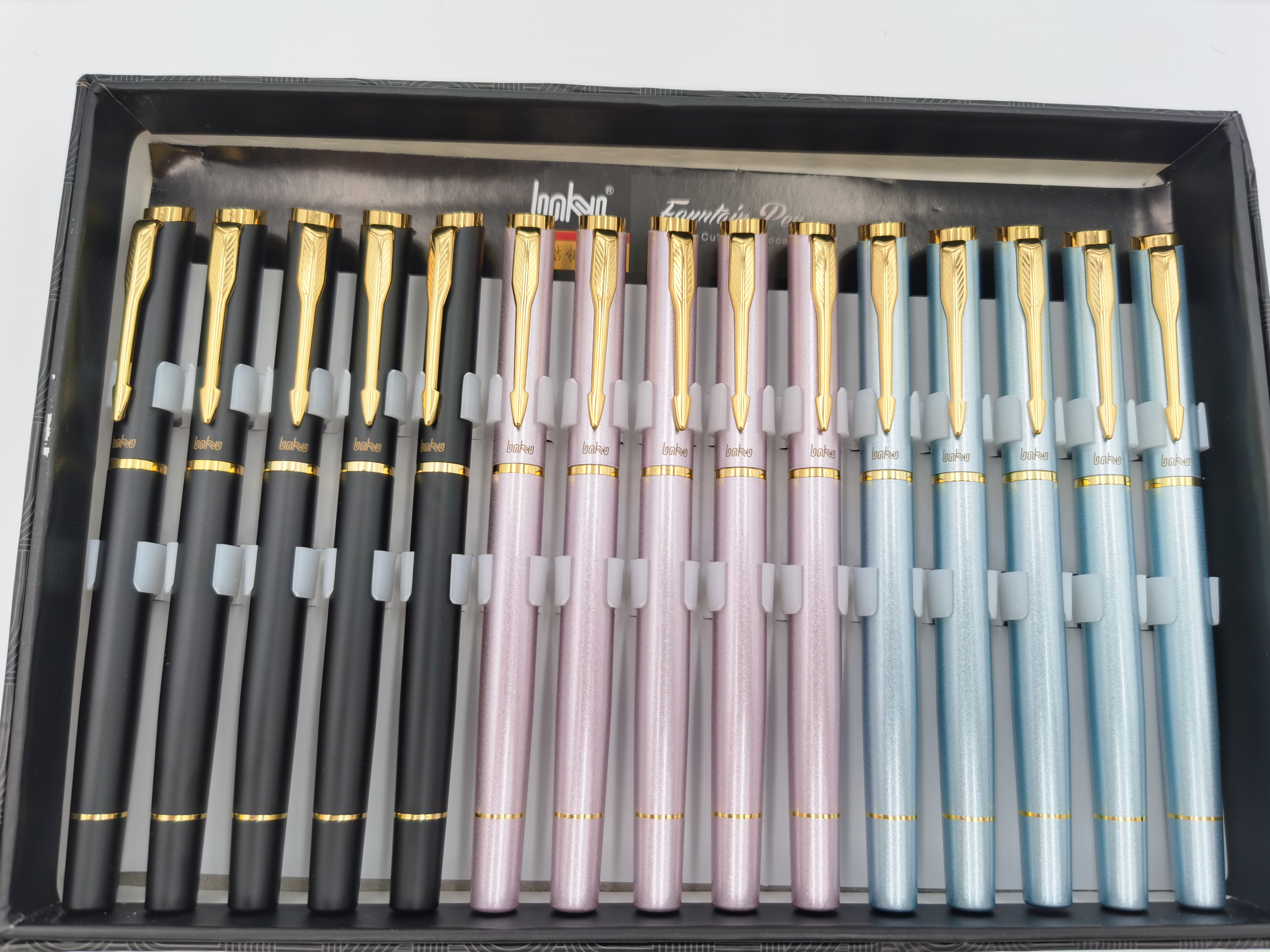 博酷钢笔学生专用多款可选，买钢笔送黑色墨胆30支，钢笔颜色备注，不备注随机