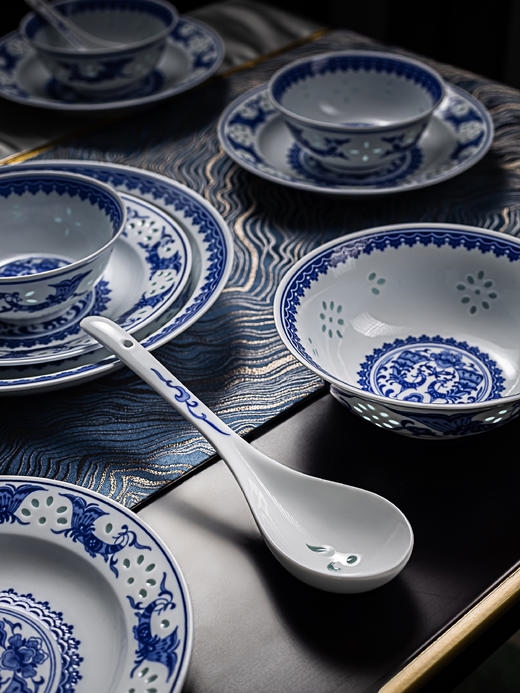 经典设计 DIY搭配 | 富玉陶瓷 青花玲珑瓷 孔雀系列餐具散件 商品图2