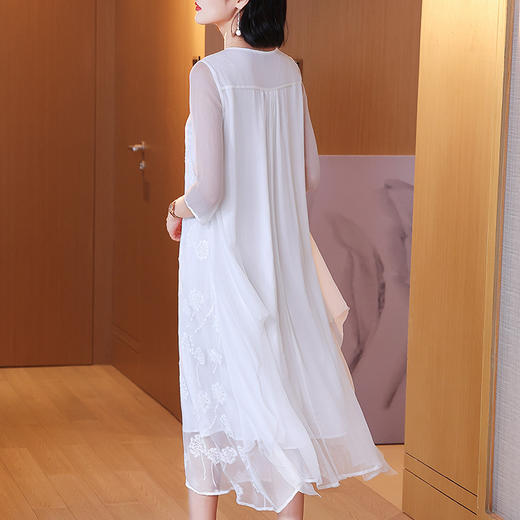 白色真丝连衣裙,顺纡刺绣宽松飘逸很仙桑蚕丝连衣裙KDS-8908 商品图3
