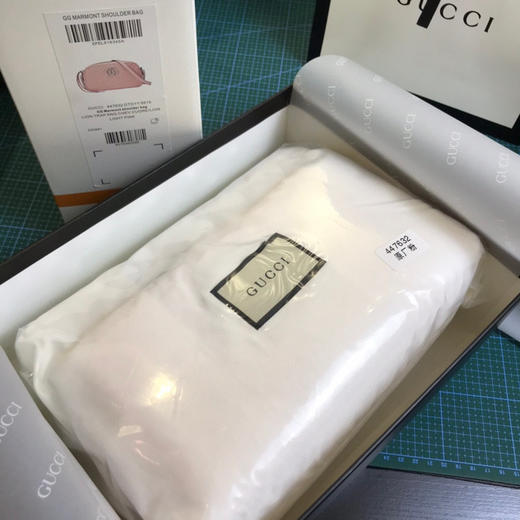 清仓，古驰原厂皮，粉色相机包中号，原价1250，配全套包装 商品图5