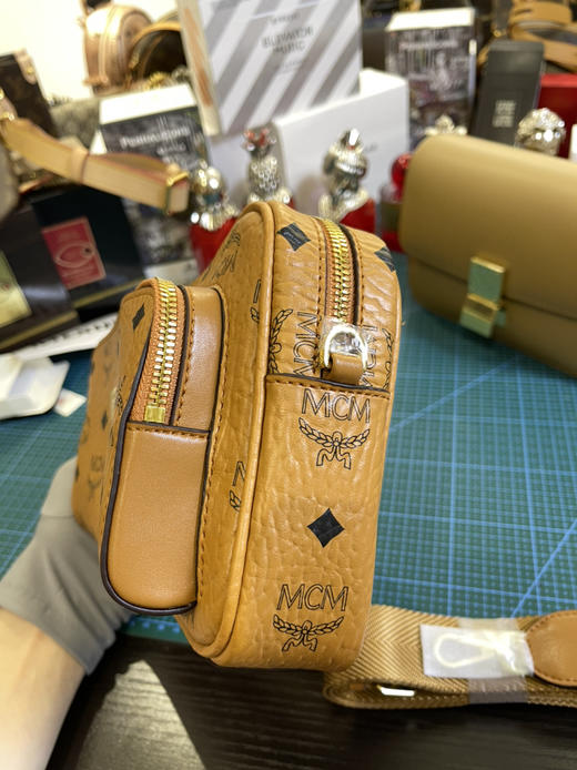 清仓，原单mcm邮差包，全新无包装，全新，实用， 商品图3