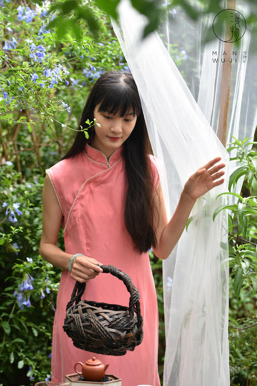 铜氨丝珠边无袖旗袍 商品图4