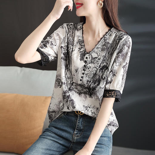 法式小众衬衫女2022新款夏季设计感水墨印花蕾丝v领别致半袖上衣 YX2082 商品图0