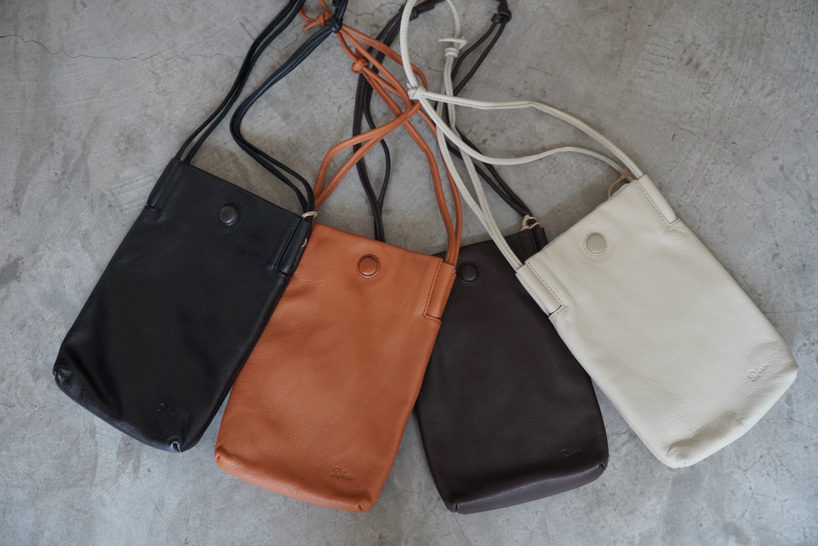 Diu棕色深棕色黑色象牙白包包