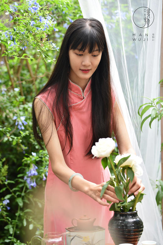 铜氨丝珠边无袖旗袍 商品图6