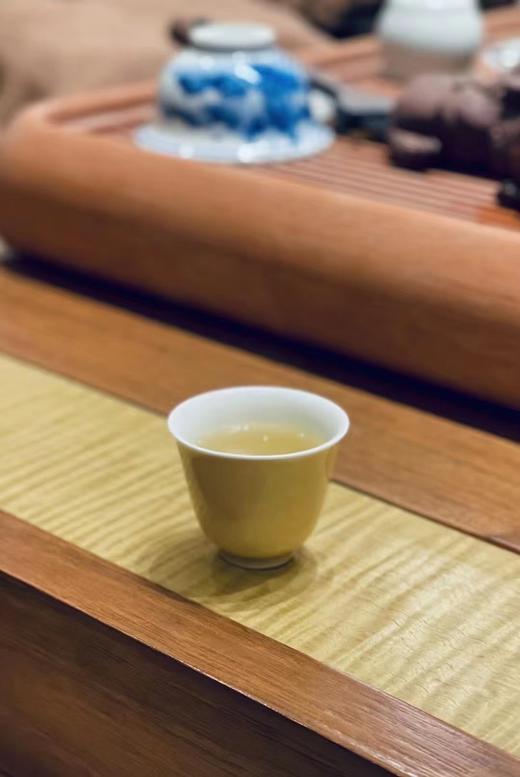 【红夫人名茶】2022年头春 纯料古树 茶饼 茶叶 春茶 茶礼 茶饼 商品图2
