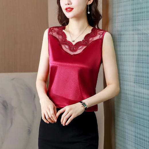 KQL 402H3177 蕾丝吊带背心女外穿2022春夏宽松百搭打底西装内搭无袖丝绸面上衣 商品图2