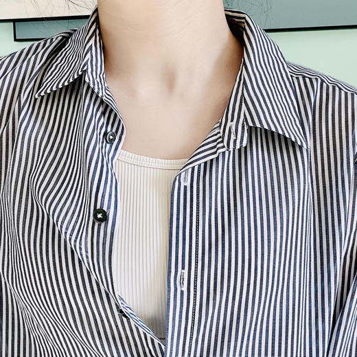 J20334453 “曼哈顿的慵懒”条纹衬衫 稀缺进口面料 卖完不能翻单（四季可穿）颈袖添香 商品图6