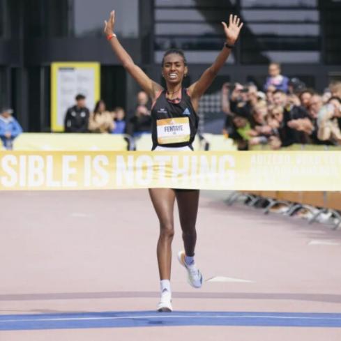 Adidas阿迪达斯男鞋 ADIZERO TAKUMI SEN 8 竞速型轻盈减震舒适时尚跑步鞋 GX8148 商品图1