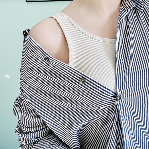 J20334453 “曼哈顿的慵懒”条纹衬衫 稀缺进口面料 卖完不能翻单（四季可穿）颈袖添香 商品图5