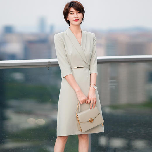 绿色职业西装连衣裙女秋新款七分袖气质V领修身中长裙 商品图4