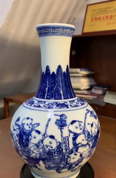 【欢天喜地 招财进宝】童子赏瓶 商品图0