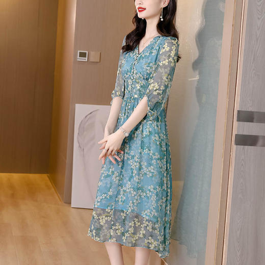 2022夏季新款中长款V领碎花收腰显瘦连衣裙 XYX5524 商品图2