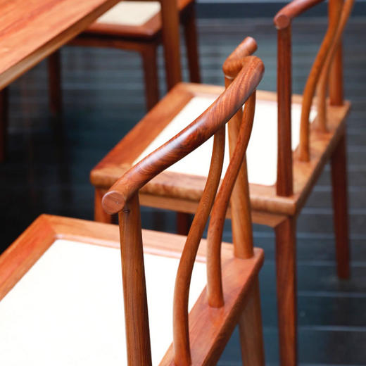 天地翘头椅 多款材质 商品图1