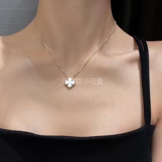 【香港周六福 黄金钻石首饰VC四叶草五花 手链/项链】梵家同款四叶草幸运系列 温柔气质锁骨链吊坠项链 手链 商品图6