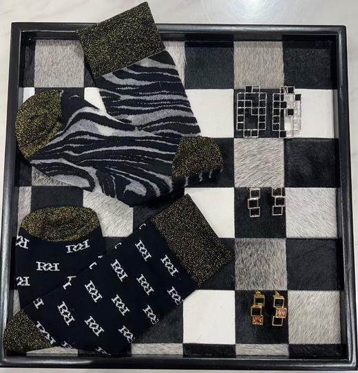 斑马纹高筒袜子 商品图0