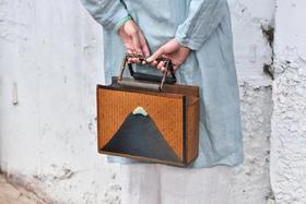 香云纱莨玉美物正方包竹编