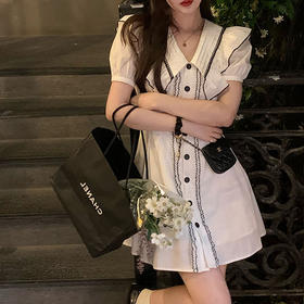 （清仓现货）【社群供V】荷叶边连衣裙精致花边俏皮优雅V领单排扣涤纶2