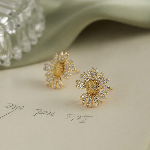 Oflye潮流饰品 向日葵耳环女锆石镶嵌花朵耳钉新款时尚甜美少女饰品 商品图3