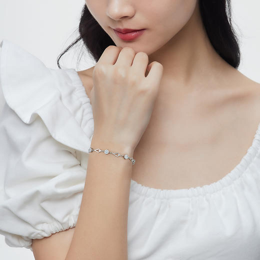 【999银】 卡蒂罗KADER 菱光之恋手链 满钻锆石手饰 轻奢百搭拼接链 999银 手链 女款 银白色 礼盒款 商品图3