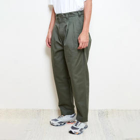 is-ness WIDE CHINO PANTS 经典款双褶宽松版锥形卡其裤 休闲裤