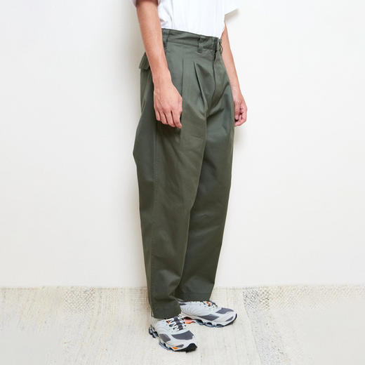 is-ness WIDE CHINO PANTS 经典款双褶宽松版锥形卡其裤 休闲裤 商品图1