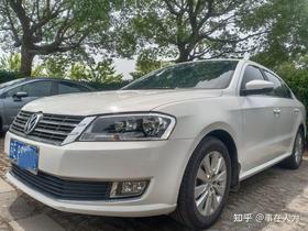 给爱车除臭杀菌作业