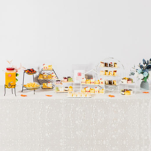 【企业茶歇甜品台】花样甜品，免费摆台，盛宴定制，高端大气，仪式满满！适合20-120人左右食用。需提前2天预约（中山） 商品图0