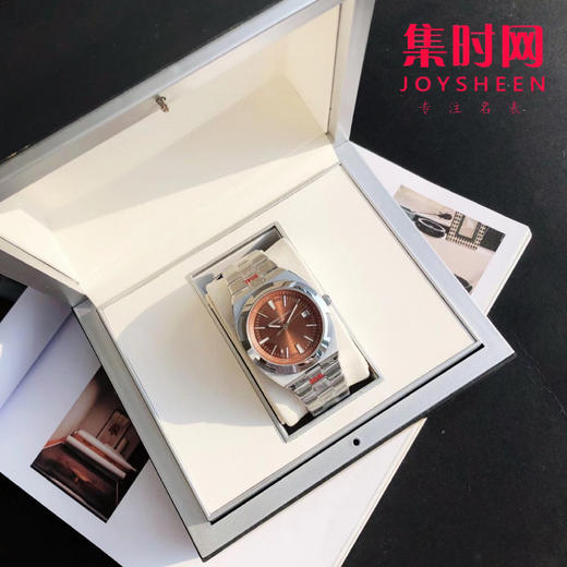 江诗丹顿纵横四海系列4500V 男士腕表
机芯：搭载进口西铁城 商品图1