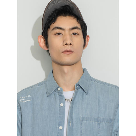 Lee商场同款22春夏新品舒适浅蓝男短袖牛仔衬衫LMT001609100-490 商品图4