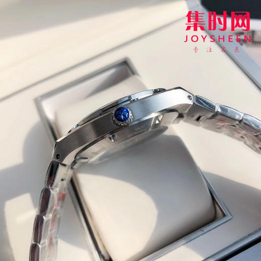 江诗丹顿纵横四海系列4500V 男士腕表
机芯：搭载进口西铁城 商品图6