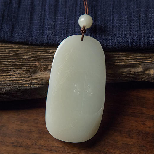 和田玉籽料雕仕女牌挂饰 商品图1