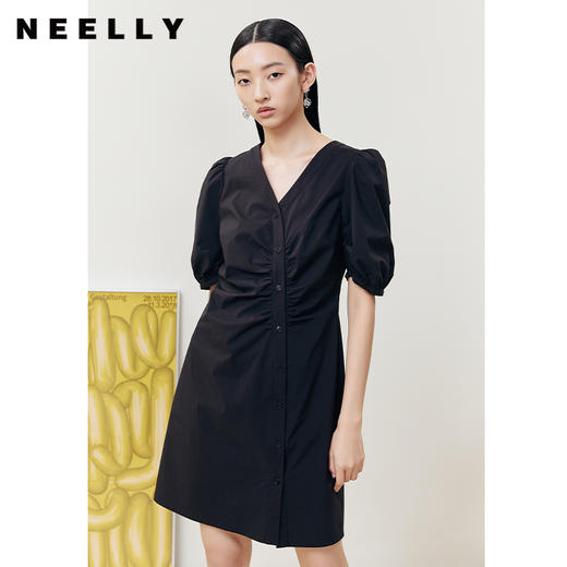 NEELLY纳俪商场同款气质V领连衣裙女褶皱收腰设计显瘦泡泡袖A字裙 商品图0