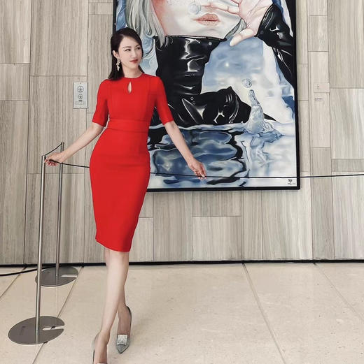 颈袖添香-连衣裙-“职场拼命红”系列🔸每个职场女性，都要拥有的一抹“拼命红”，它是专属于我们职场女性的“战袍”JG283984T2X5 商品图0