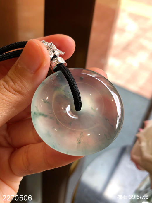 2270506，高冰近玻璃飘翠平安扣裸石，具体价格微信咨询 商品图5